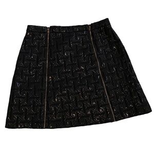 XHILARATION - BLACK-FRONT ZIPPERS - SHINY‎ FAUX PATCHWORK LEATHER MINI SKIRT B11